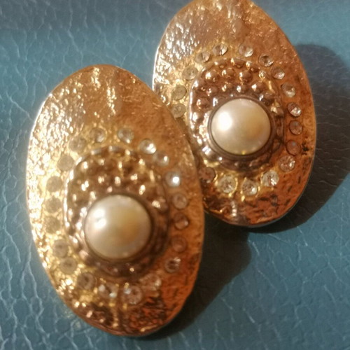 Vintage clips faux bijoux used, gold with pearl and rhinestones