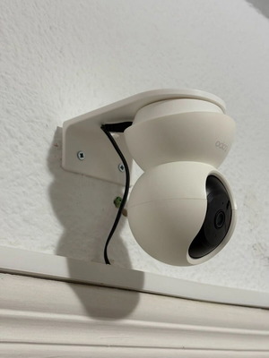 TP-Link Tapo C210 C220 C225 Camera Mount like new, wall or corner option