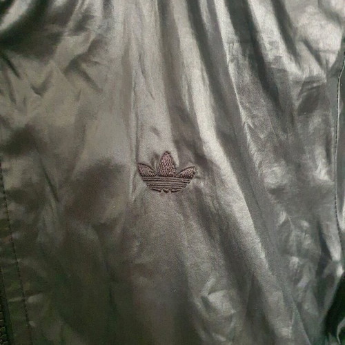 Μπουφάν Adidas σε πολύ καλή κατάσταση, μέγεθος XS, μαύρο και γκρι