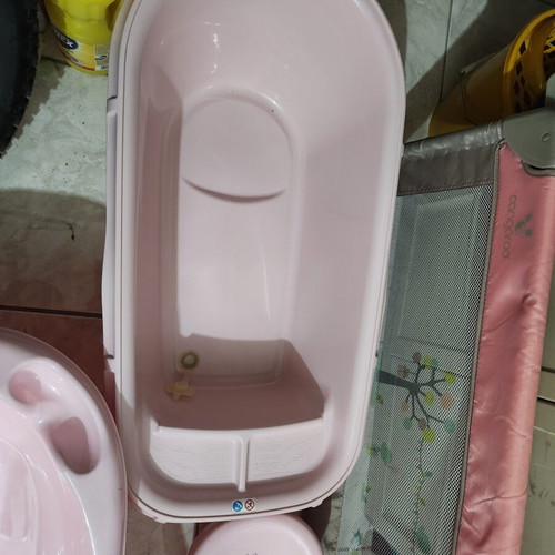 Plastic baby bathtubs, set of 3