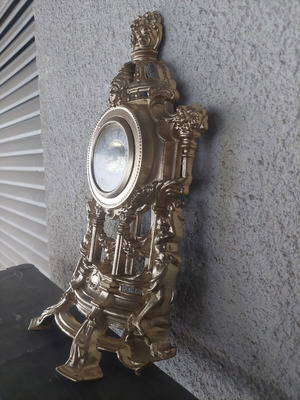 Vintage wall clock, analog