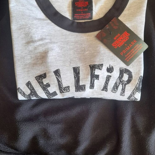 Stranger Things Hellfire Lives ringer T-shirt new, size L, gray-black