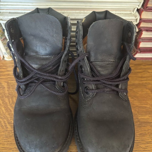 Timberland kids boots size 26 like new