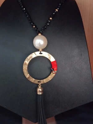 Handmade necklace 60 cm with pearl like new, black