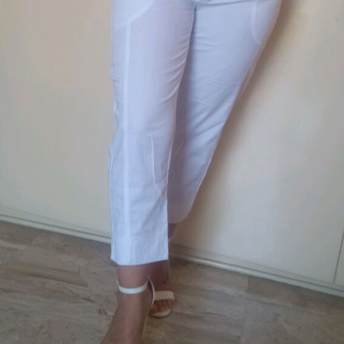 Capri white pants size M like new