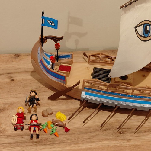 Playmobil ship used, good condition with minor missing parts