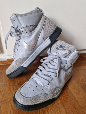 Nike WMNS Royalty High boots like new, grey leopard print, size 38