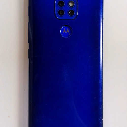 Motorola Moto G9 Play 64GB used, sapphire blue, cracked screen