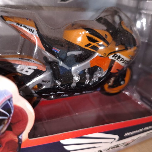 Honda RC212V Moto GP 2007 Miniature Die-Cast Model New