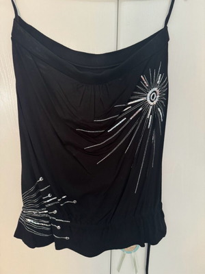 Strapless blouse black like new, medium size with sequins