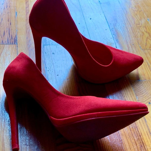 Red pumps like new, size 37