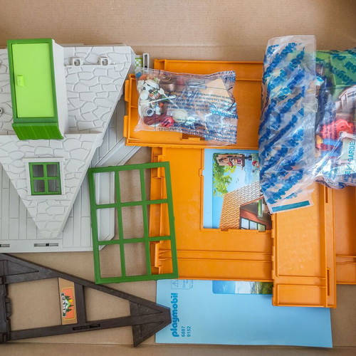 Playmobil 6887 Mountain Camping Shelter like new, Summer Chalet House