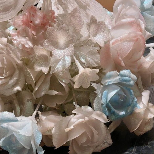 Plastic flowers like new, pack of 22, white and blue