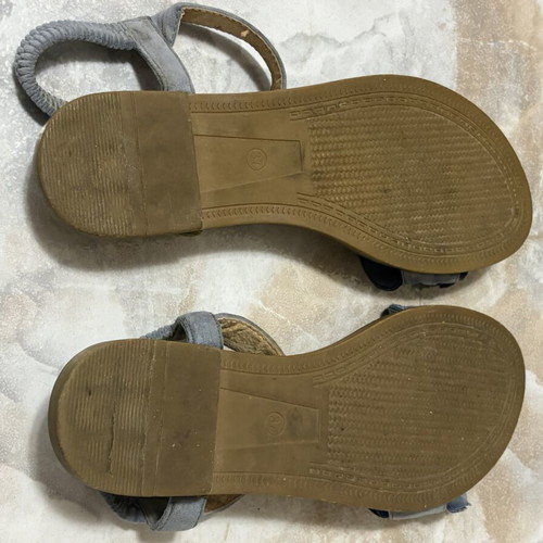 Flat sandals with ruffles size 37, used, leather, light blue