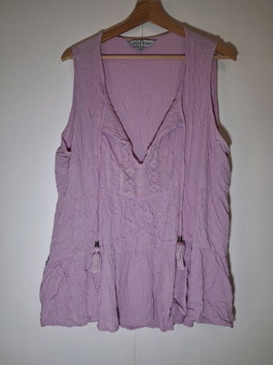 Boho sleeveless Rivers blouse used, lilac, size 16