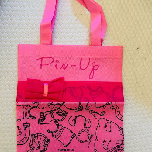 Branded gift bags pack of 12 like new