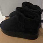 Boots new, warm, black, size 40