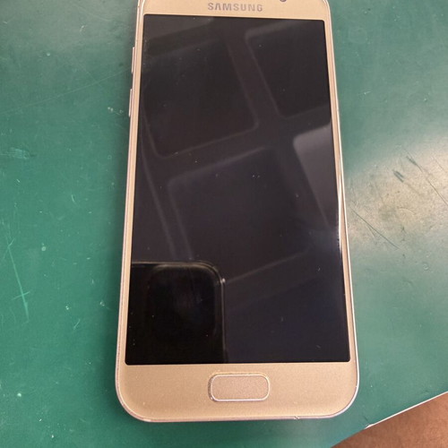 Samsung A3 smartphone used, gold, 16GB, Android