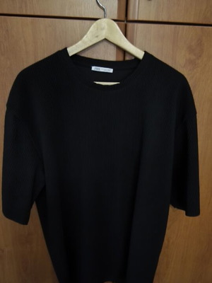 Zara black T-shirt XL like new