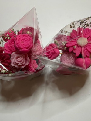 Wax melt bouquets new in three sizes with flowers