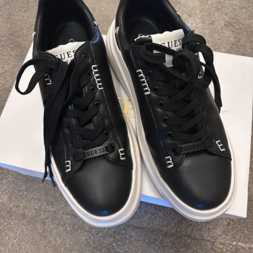 Guess sneakers size 43 black like new