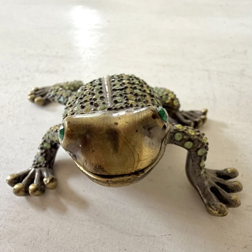 Mini vintage decorative frog jewelry box like new, metal with crystals