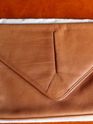 Leather envelope shoulder bag, camel color, medium size