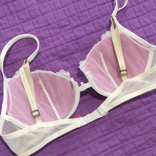 Triumph luxury bras like new, set of 2, white and black with lace