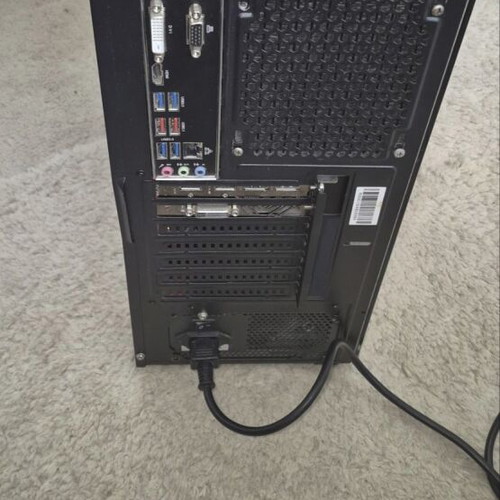 Desktop PC with AMD Ryzen 5 1500X, 16GB RAM, RX570 4GB, 1TB SSD, like new