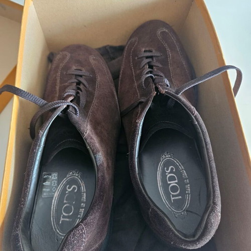 Tod’s casual brown suede shoes like new