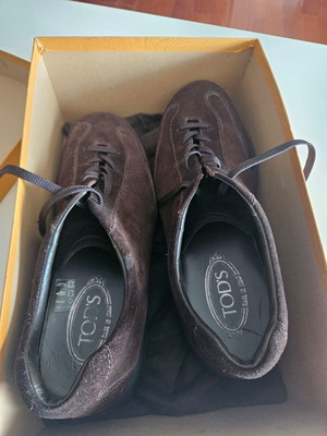 Tod’s casual brown suede shoes like new
