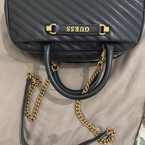 Guess handbag and crossbody like new, black