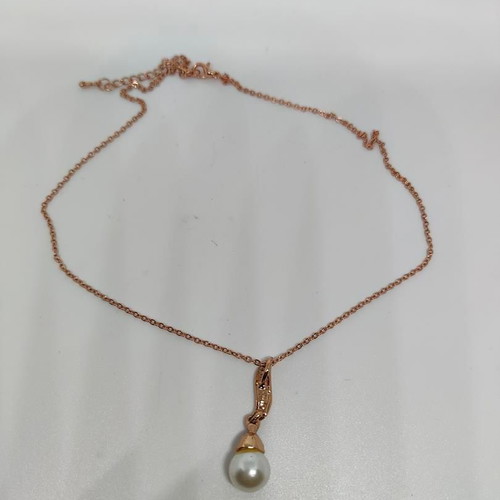 Necklace in rose gold tone with pearl, like new