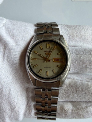 Seiko 5 Automatic watch used, classic vintage model