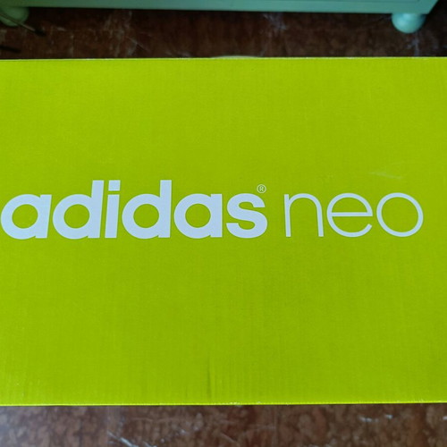 Adidas Neo women's athletic shoes like new, size 40, white