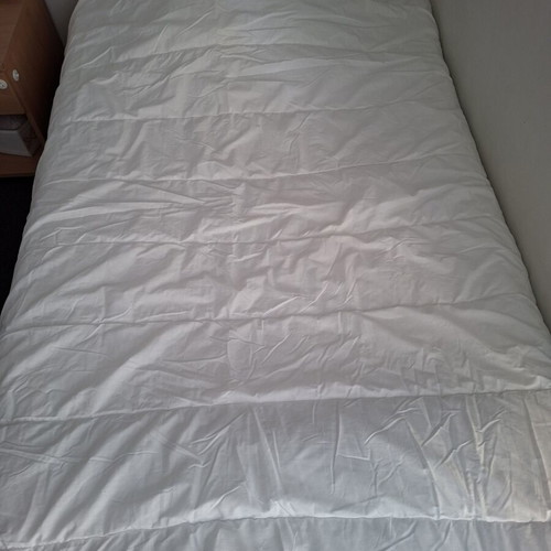 IKEA GRUSBLAD quilt like new, 150×200 cm, light and cool