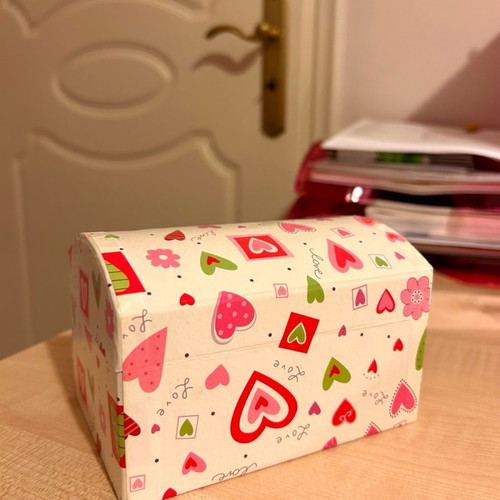 Jewelry box used in good condition
