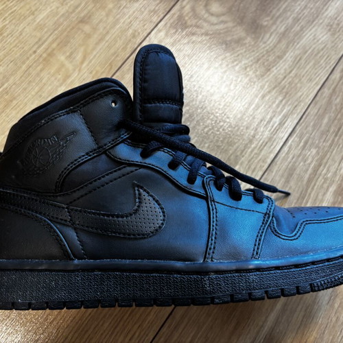 Nike Air Jordan 1 Mid sneakers used, Triple Black, size 40.5