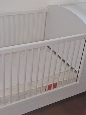 Convertible Baby Cot like new with changing table and mattress