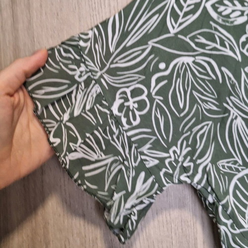 Cropped shirt new, one size, white and green, 100% viscose