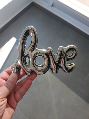 Love Table Decor like new