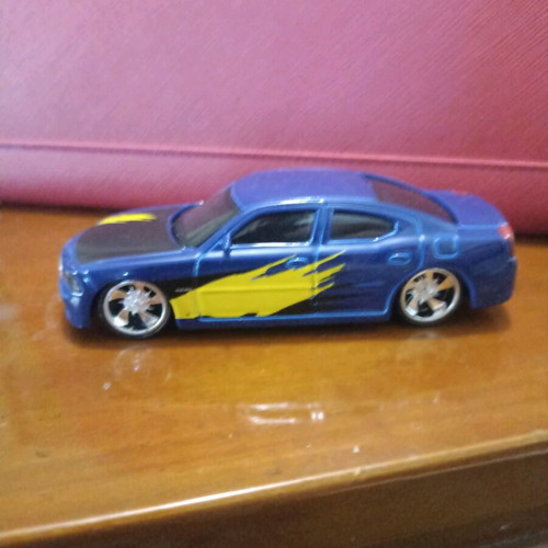 Bburago Dodge Charger R/T 2006 like new