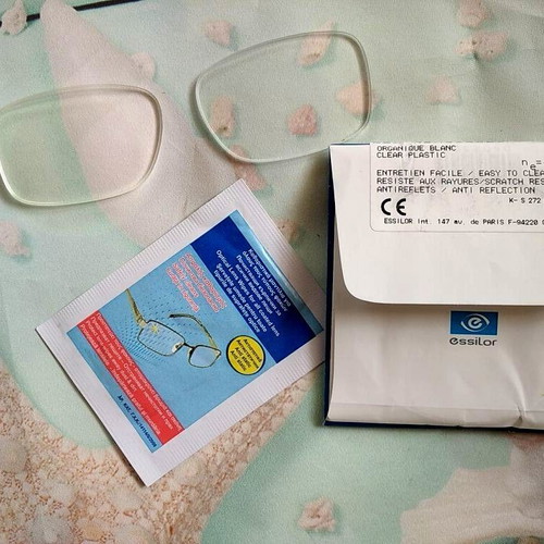 Essilor Orma Trio Clean S -1.75 eyeglass lenses like new