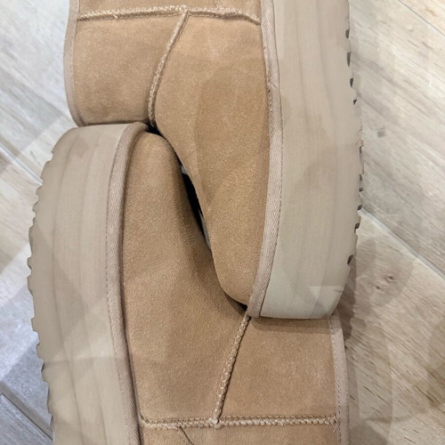 Ugg boots new, size 38, beige