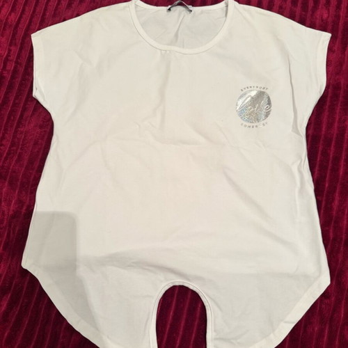 White women's blouse with design new, size 16