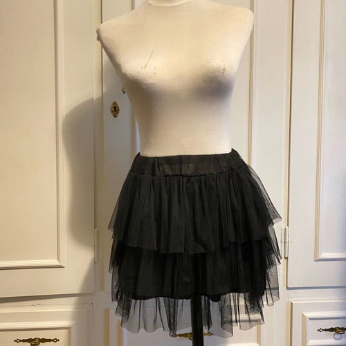 Tulle skirt black like new, one size with elastic waist