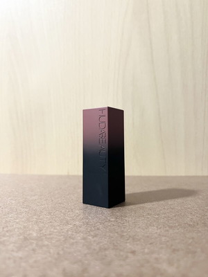 Huda Beauty Interview Nude Brown Rose Matte Lipstick like new full size