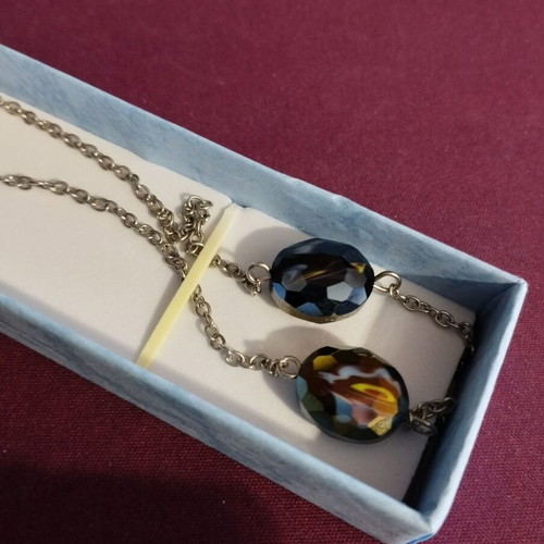 Long necklace with 4 shiny beads, 31cm length