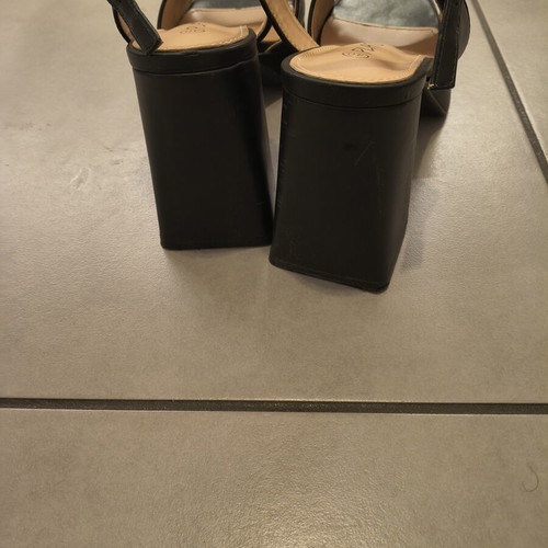 Black comfortable sandals with thick heel, size 40
