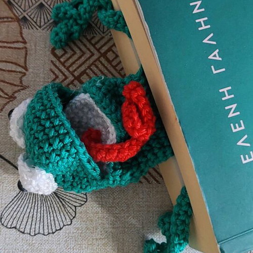 Frog bookmark new knitted funny